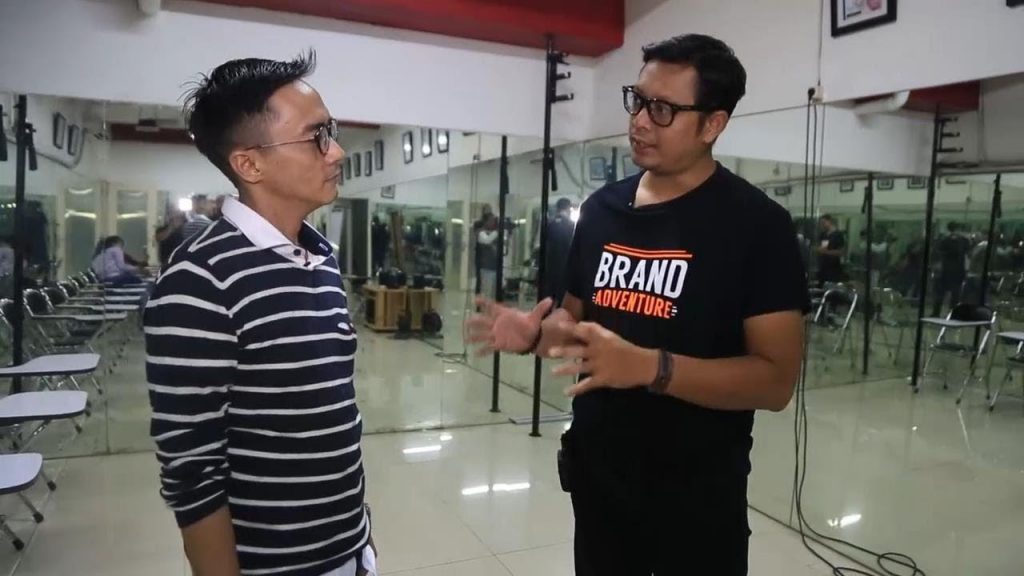 Top of Mind – JIM Models – Menggapai Bintang